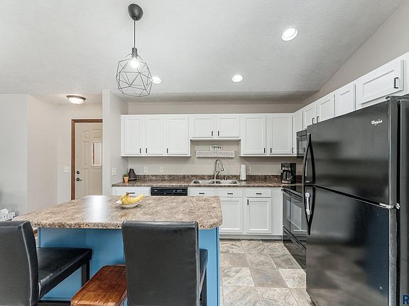 4th image of 424 Lien Ave