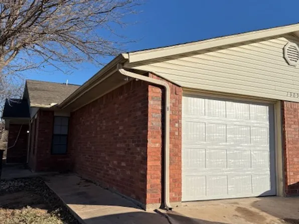 1909 E Avenue Rdg #B, Lawton, OK 73501