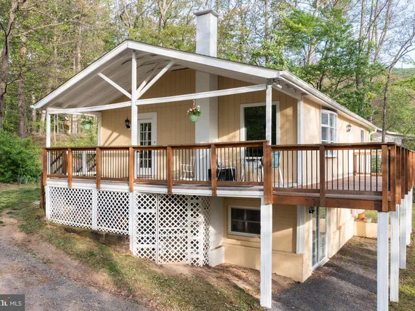 455 Huckleberry Dr, Gerrardstown, WV 25420