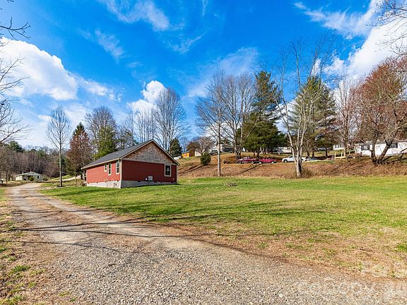 4th image of 7 Ruff Rd