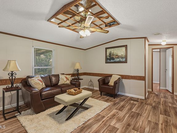 3rd image of 319 McFarland Dr