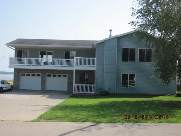 39805 300th St, Bellevue, IA 52031