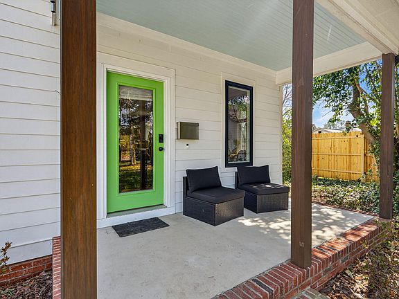 4th image of 213 Lincoln Ct