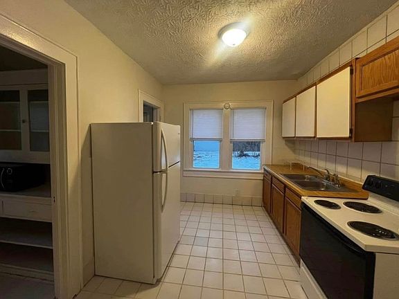 3rd image of 3847 Carrollton Ave