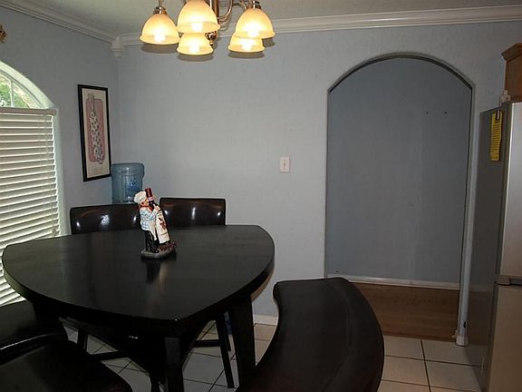 5th image of 816 Temple Dr