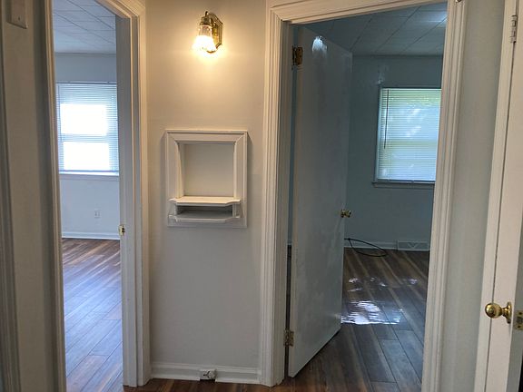 3rd image of 410 Boundary St