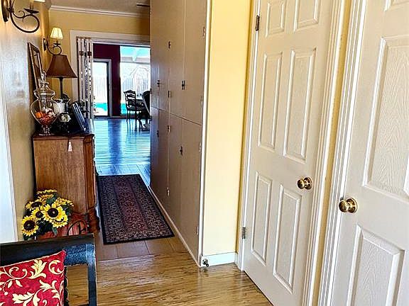 4th image of 1606 N Hudson St