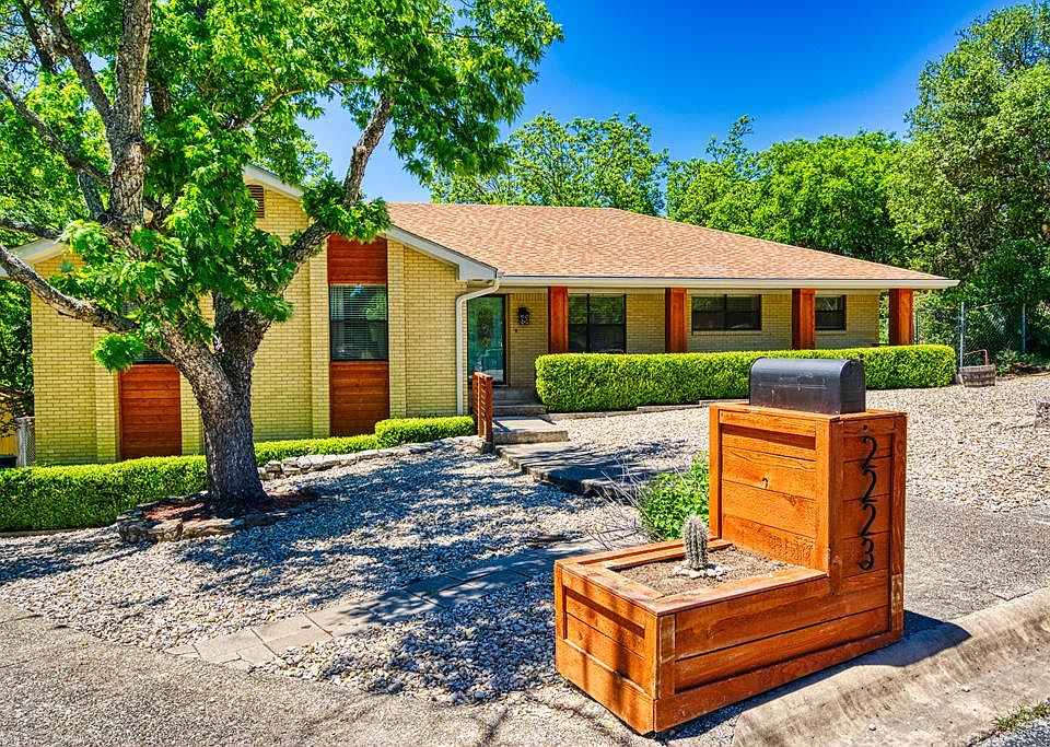 1st image of 2225 San Jacinto Dr