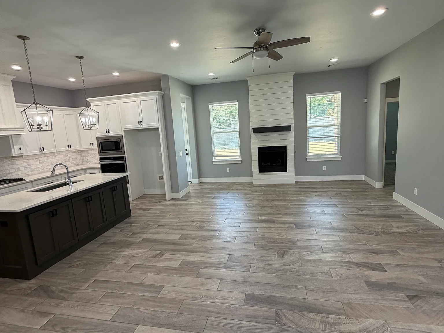 4 bed, 2513 sqft, $2,600 — Photo 4
