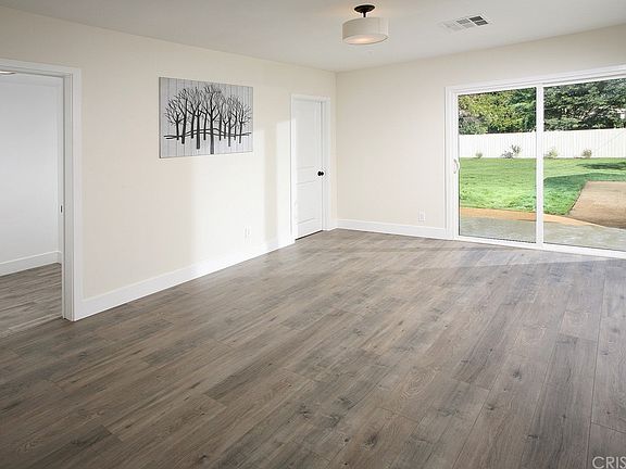 5th image of 7620 Oak Park Ave