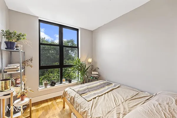 Rented by MNS | media 42