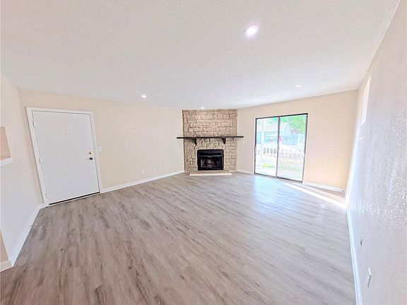 5th image of 8335 Fairmount Drive Bldg 4 #102