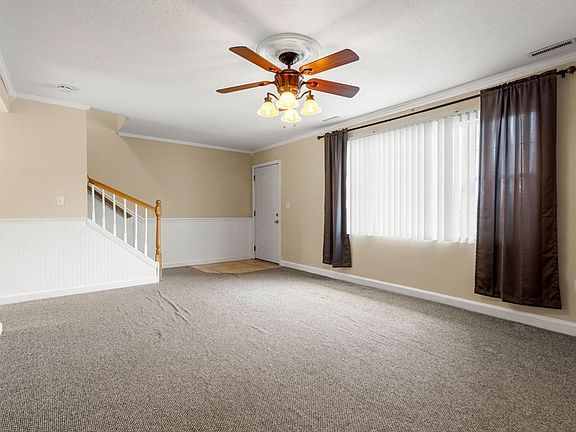 3rd image of 3 Pamela Ln