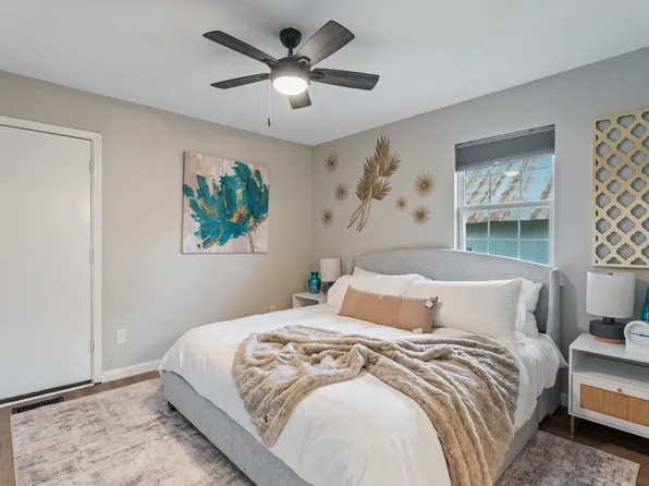 977 N Main St, Rogers, AR 72712