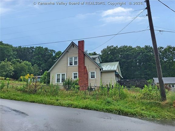 4th image of 255 Maple Ln