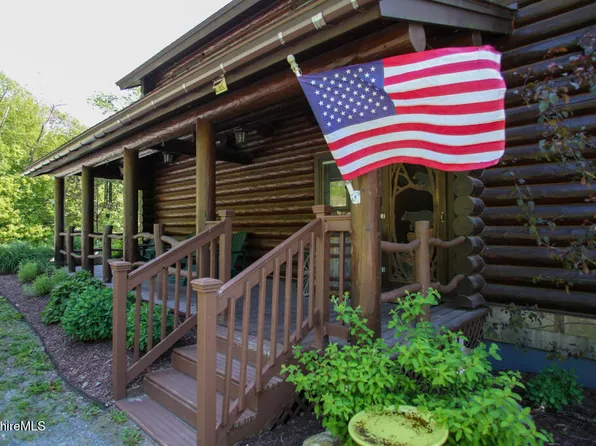 214 Mohawk Trl, Florida, MA 01247