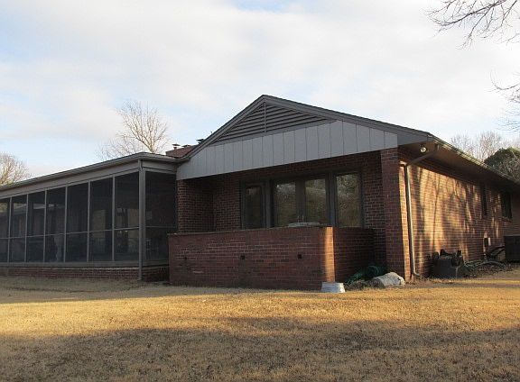 4th image of 25 Crestwood Dr