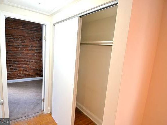 3rd image of 326 S 16th St Floor 2