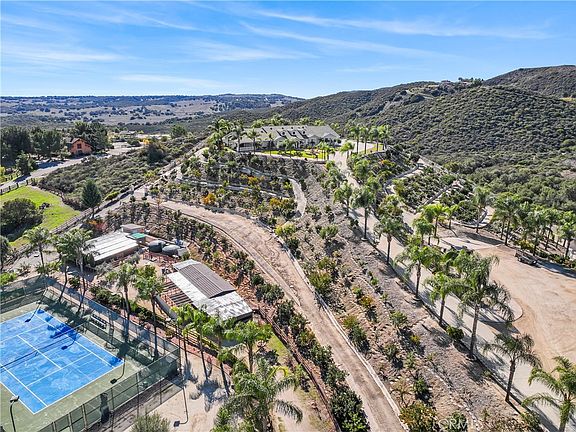 3rd image of 35751 Avenida La Cresta