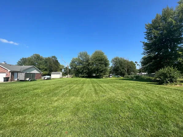 5684 N Vinton Hills Dr, Fairland, IN 46126