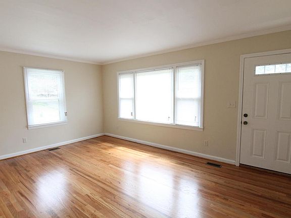 4th image of 715 Orchard Ter