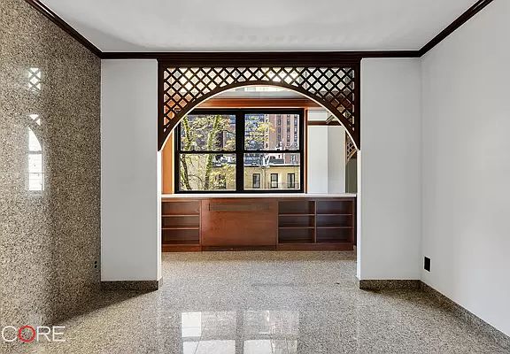 5th image of 420 E 51st St APT 4F