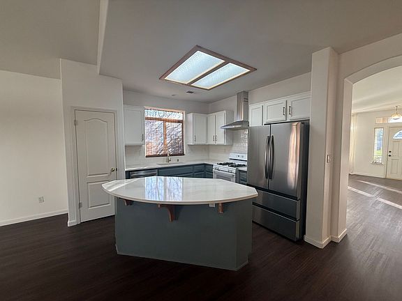 5th image of 10200 Brentford Ave