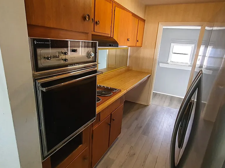 2791 Oxford Ave — Photo 30