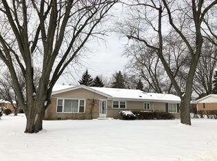 422 Warren Rd, Glenview, IL 60025