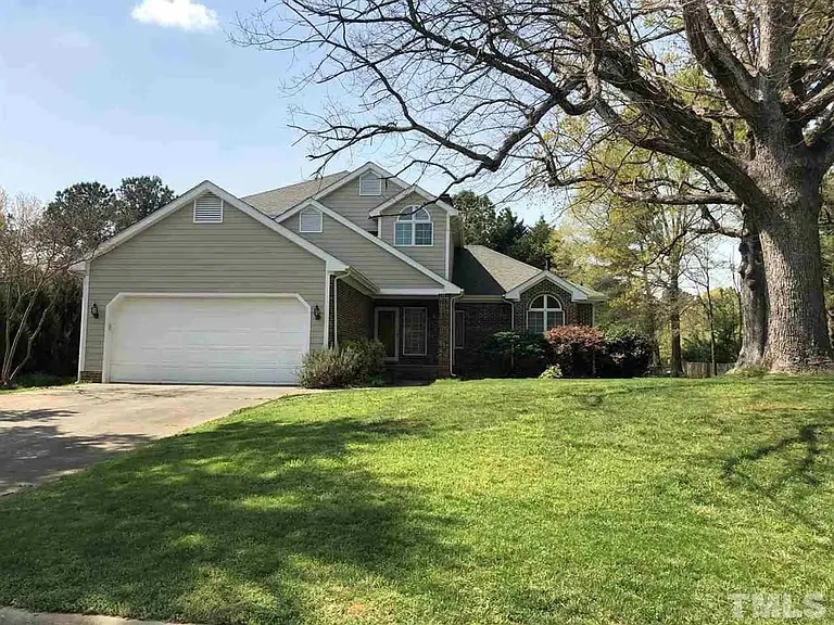 1010 Kingsway Dr — Photo 23
