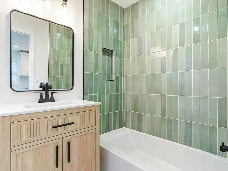 475 Burnside St — Photo 18