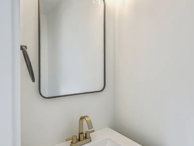 68 Lee St #B — Photo 22