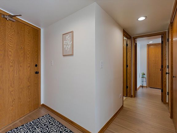 2nd image of 1380 Oakwood Ave APT 601
