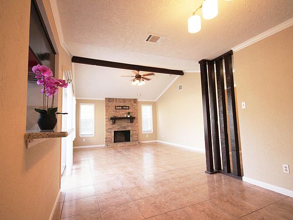 2nd image of 1334 Ashwood Dr