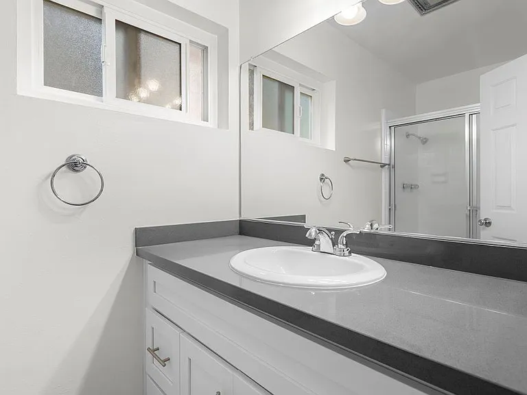 Lombardi Apartments — Photo 102