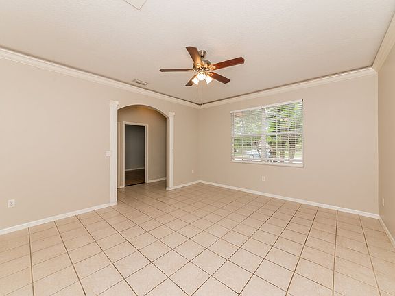 3rd image of 2129 49th Ave E