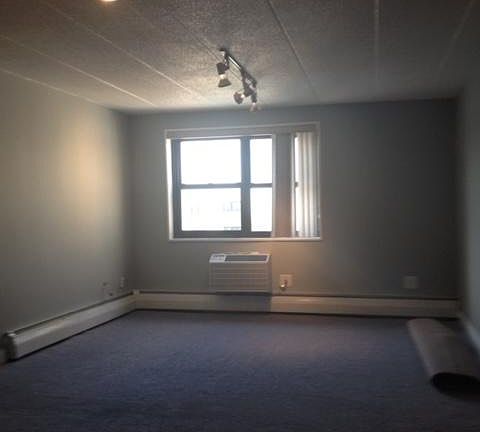 3rd image of 1085 Warburton Ave APT 807