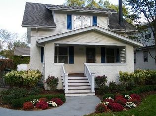 1243 Ridgewood Dr, Highland Park, IL 60035