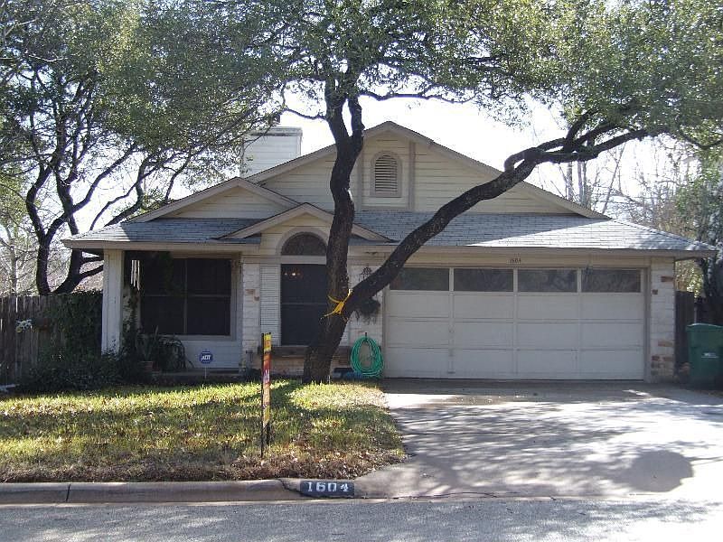 1st image of 1604 Hickory Dr