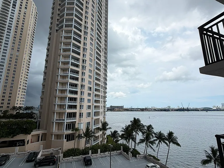 540 Brickell Key Dr #828 — Photo 15