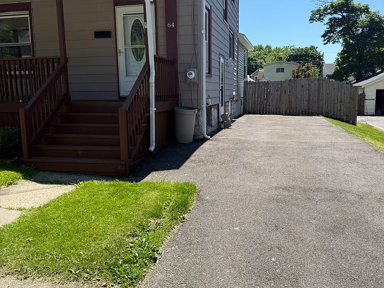 64 Frances St — Photo 4