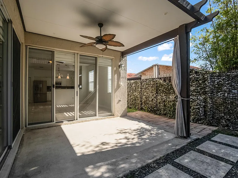 9002 SW 214th Ln — Photo 32