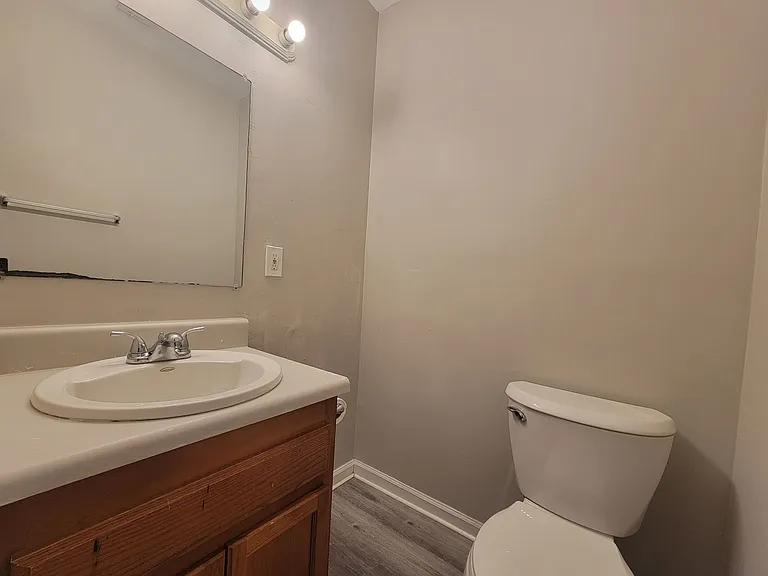 944 Smith St SW — Photo 18