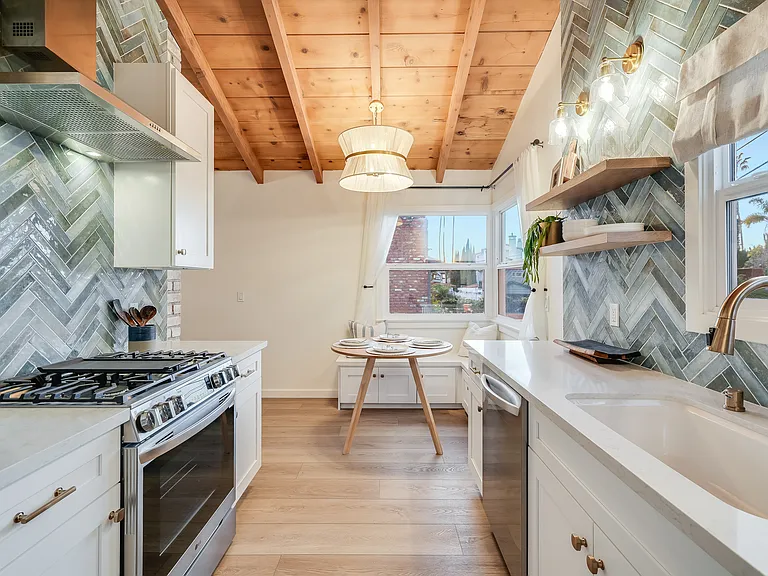 325 W Avenida Palizada — Photo 14