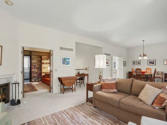 4th image of 4161 Lake Terrace Dr