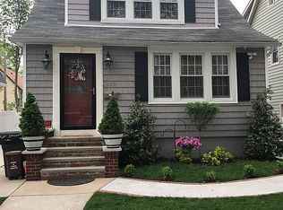 829 Delafield Ave, Staten Island, NY 10310