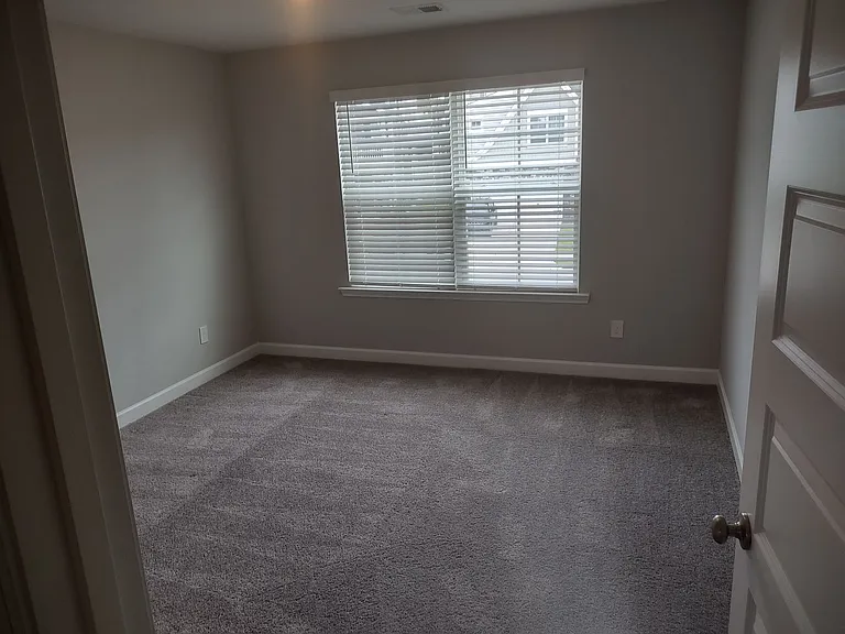 1031 Ashcroft Cir — Photo 58