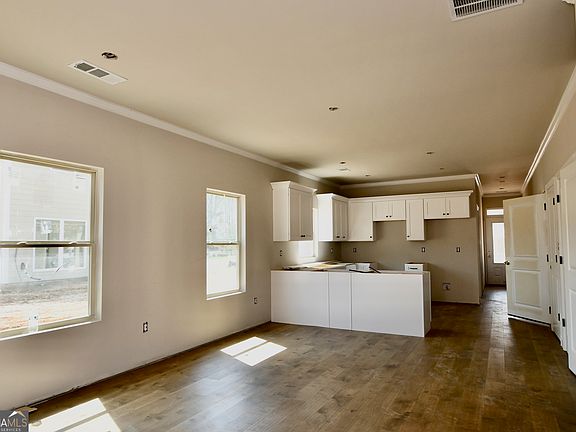 3rd image of 326 Andover Dr