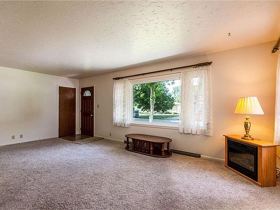 4th image of 2642 Wyoming Ave
