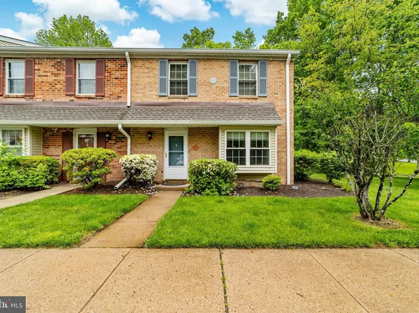 11 Oleander Ct, Lawrence Township, NJ 08648